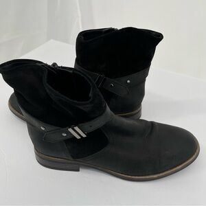 Clarks Collection Womens Camzin Strap Boots Size 8.5 Black Leather Mid Boot
